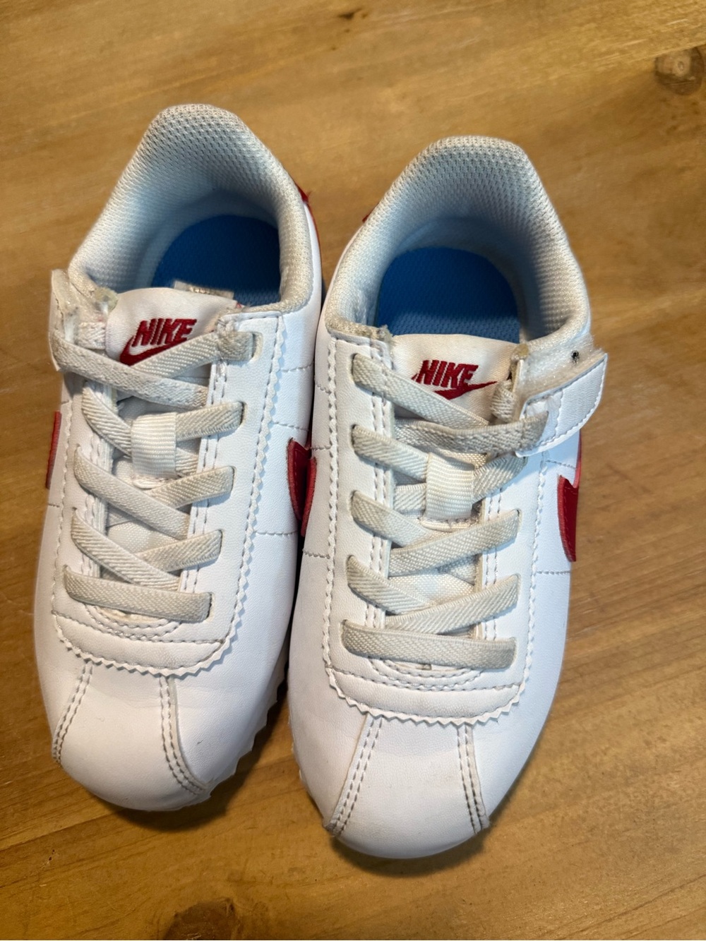 Nike Kids White Sneakers with Red Swoosh - Picture 5 of 5